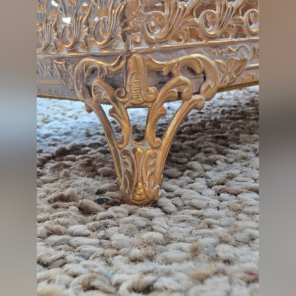 Vintage Antique Gilt Filigree Velvet Lined Beveled Glass Jewelry Box 6"x4" - Picture 7 of 8